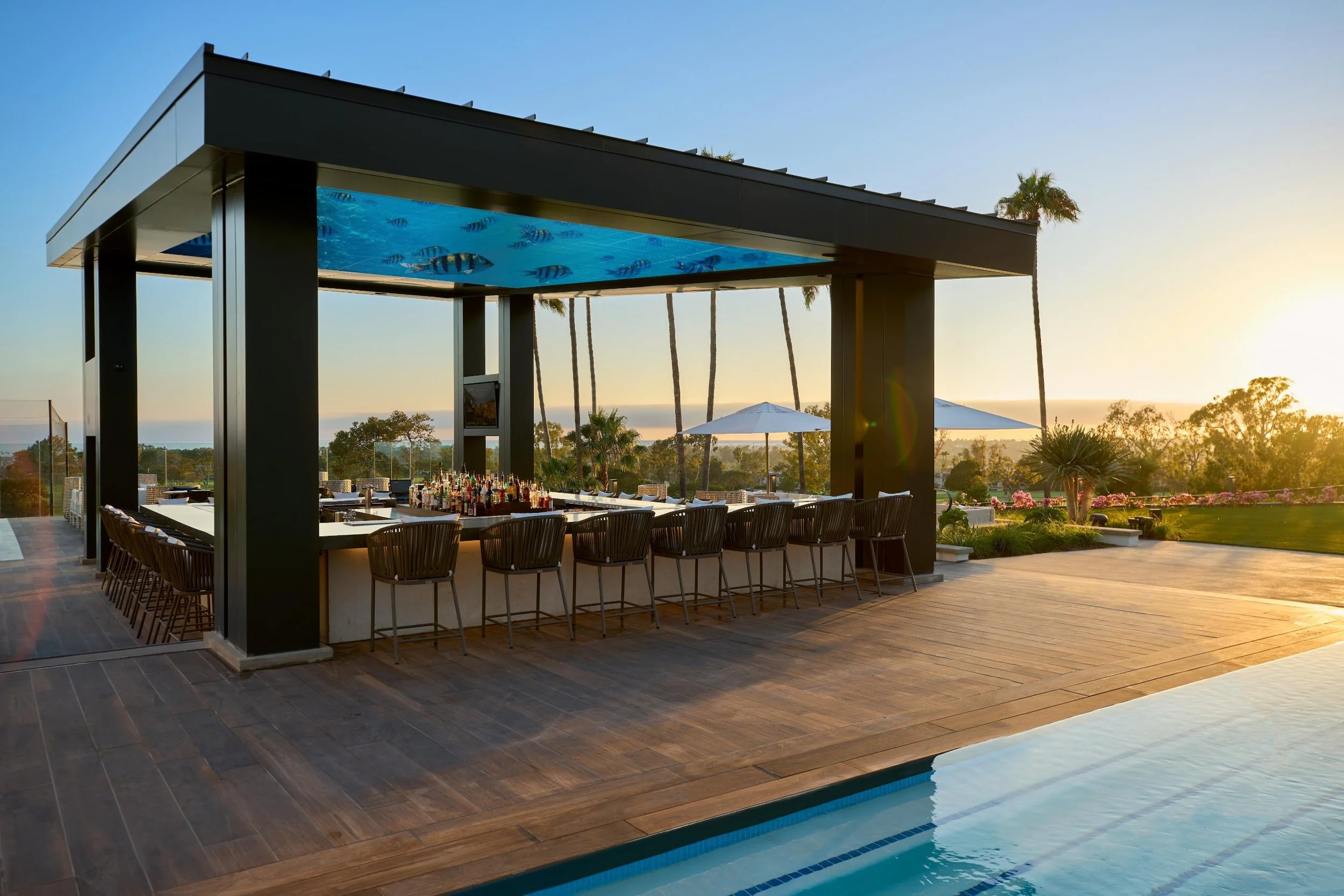 Restaurant_Edge_Pool_Bar_6885_V3B.jpg