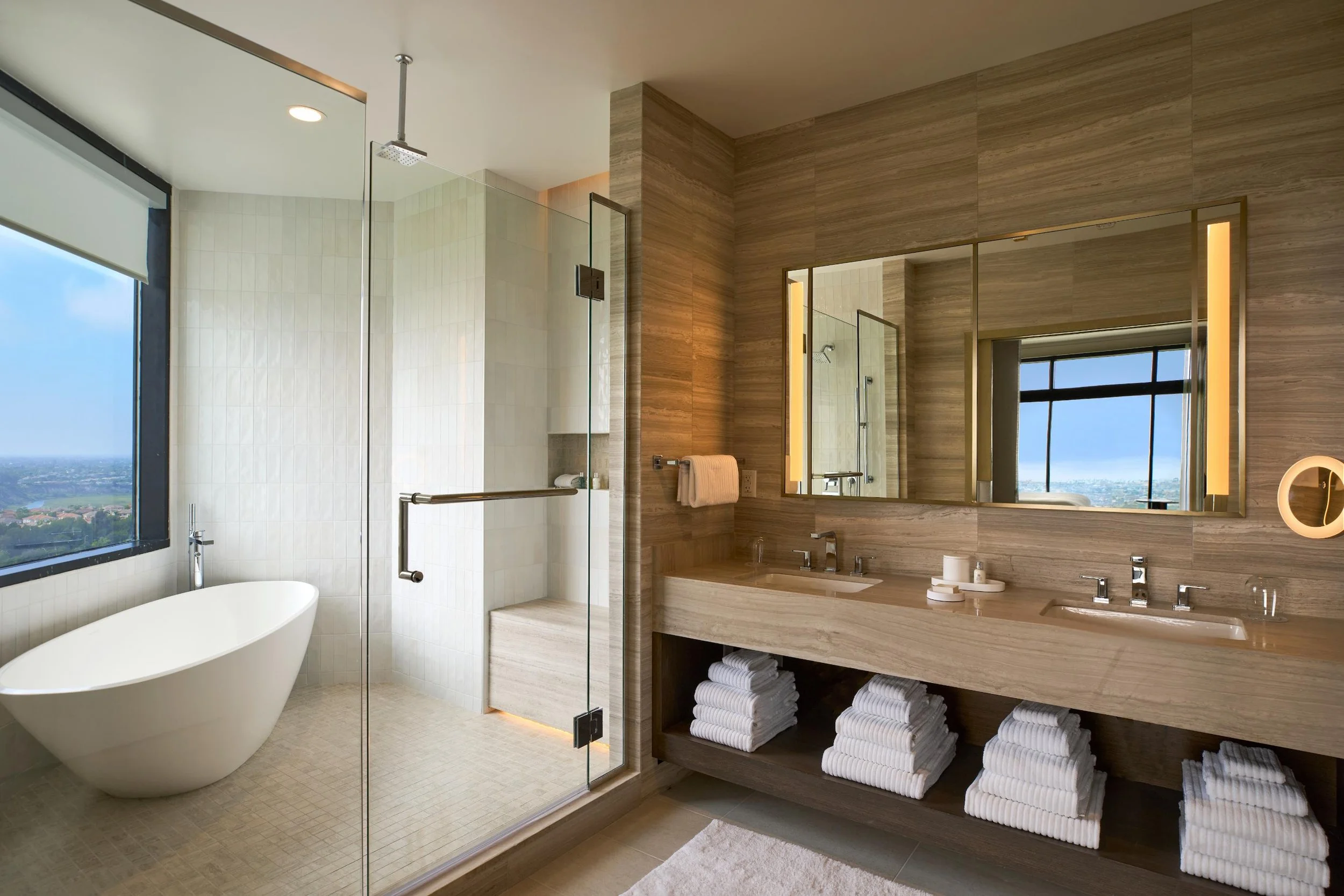 Suite_Penthouse_Bathroom_1191_V2.jpg