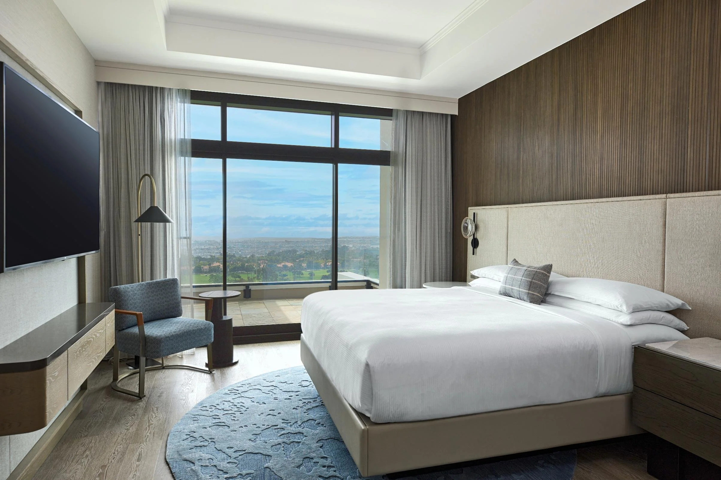 Suite_Penthouse_Bedroom_1122_V2.jpg