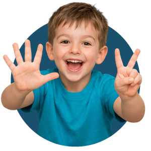 7 year old child showing 7 fingers