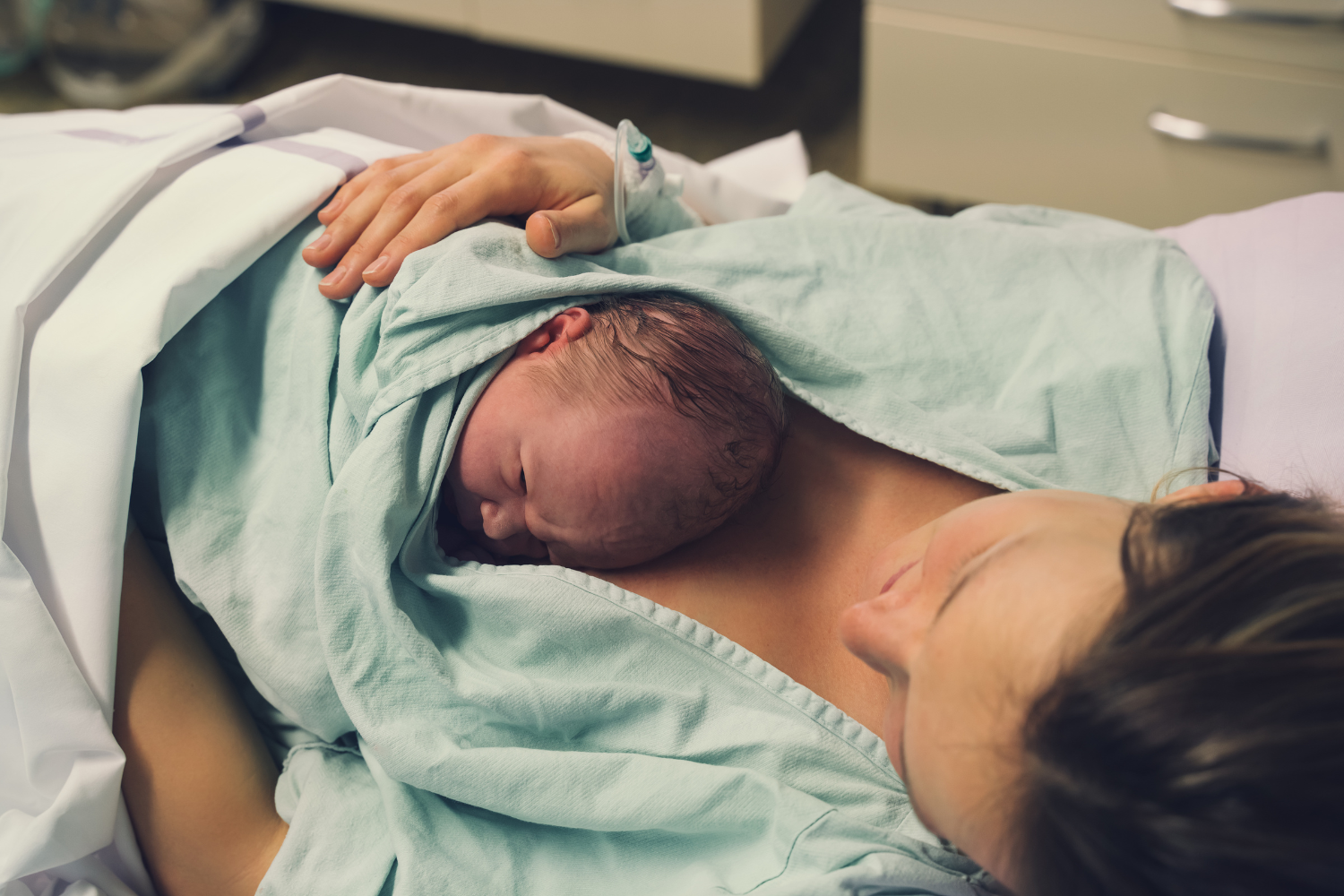 What No One Tells You About Feeding Yourself After Birth