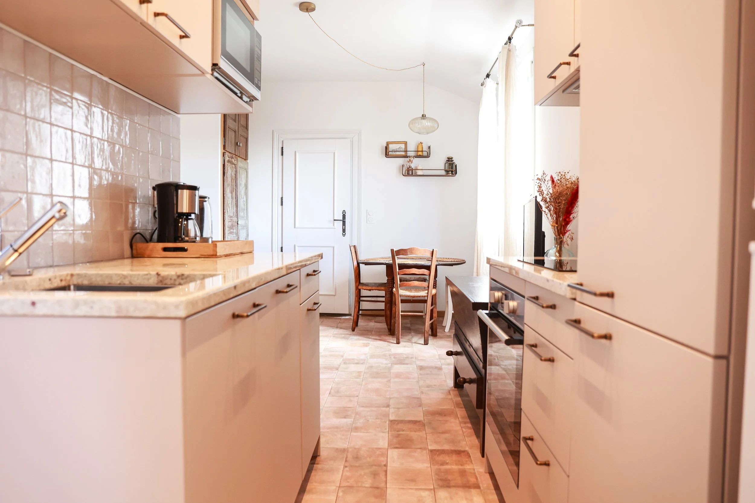 Cuisine ouverte et coin repas, Casa di Lume, Nonza Cap Corse