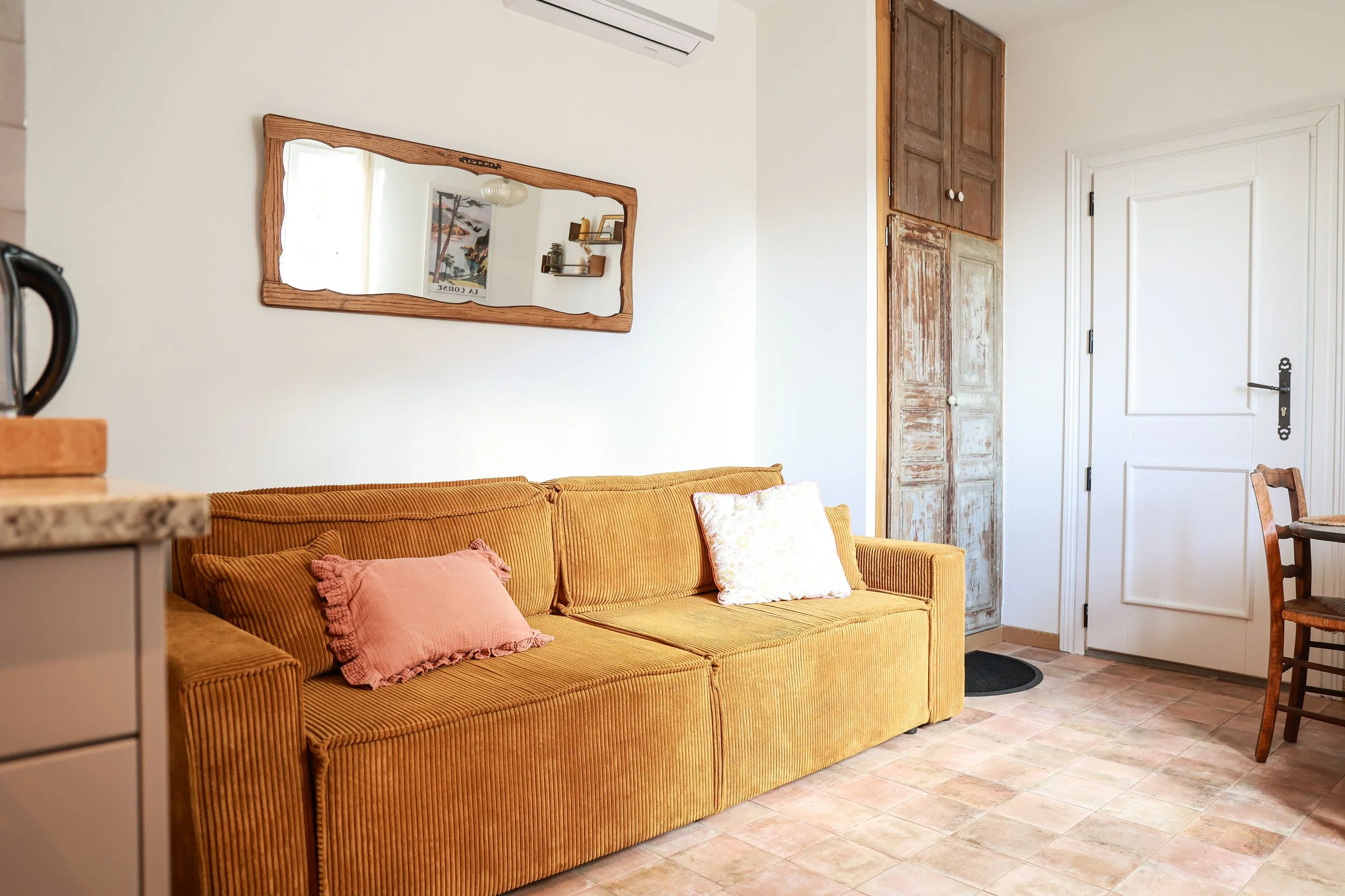 séjour avec canapé-lit, Casa di Lume, Nonza Cap Corse