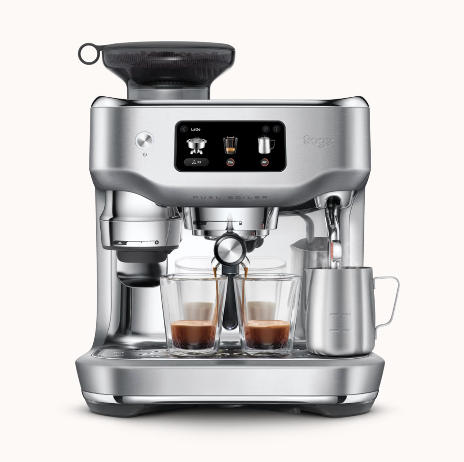 Sage – The Oracle™ Dual Boiler
For coffee lovers who want café-level results without the learning curve. Dual stainless-steel boilers allow you to brew and steam at the same time, while Auto MilQ™ handles microfoam for dairy and plant-based milks ali