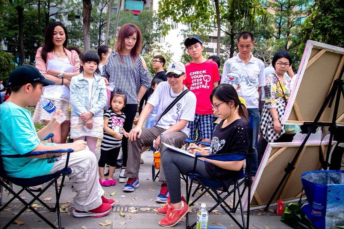 Tzu-Hsin Yeh street sketching.jpg