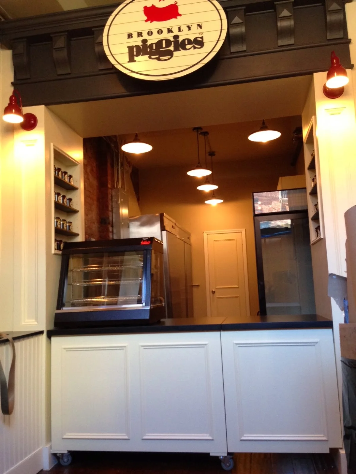 Brooklyn_Piggies_Interior.jpg