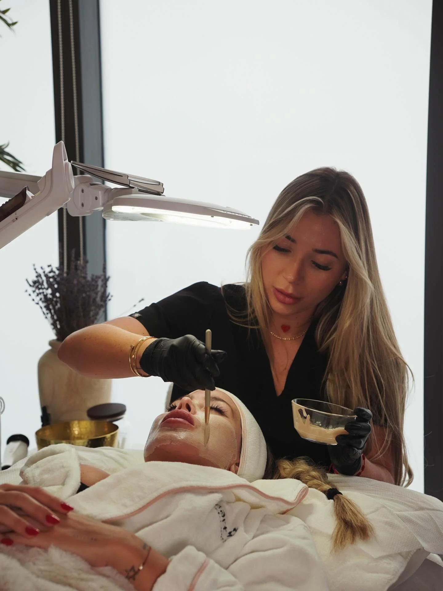 🧬✨ El secreto de una piel renovada: ADN de salm&oacute;n ✨🧬

El ADN de salm&oacute;n es uno de los activos m&aacute;s poderosos para regenerar, hidratar y rejuvenecer la piel desde el interior.
Estimula la producci&oacute;n natural de col&aacute;ge