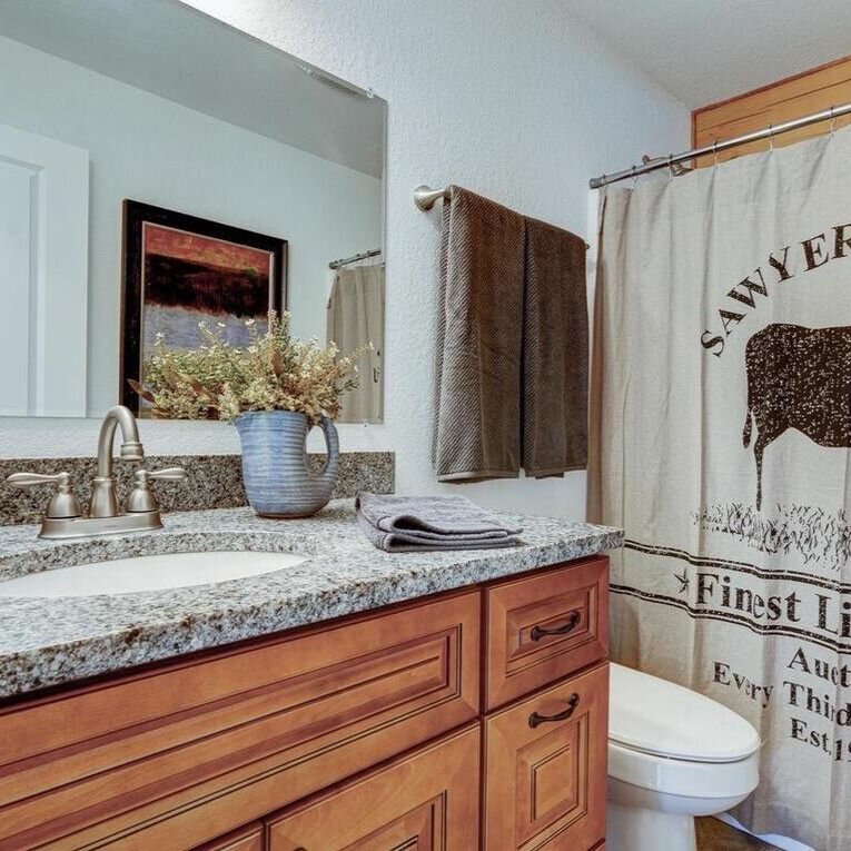 guest+bath.jpg