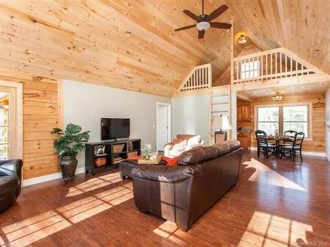 Great Room BEFORE...