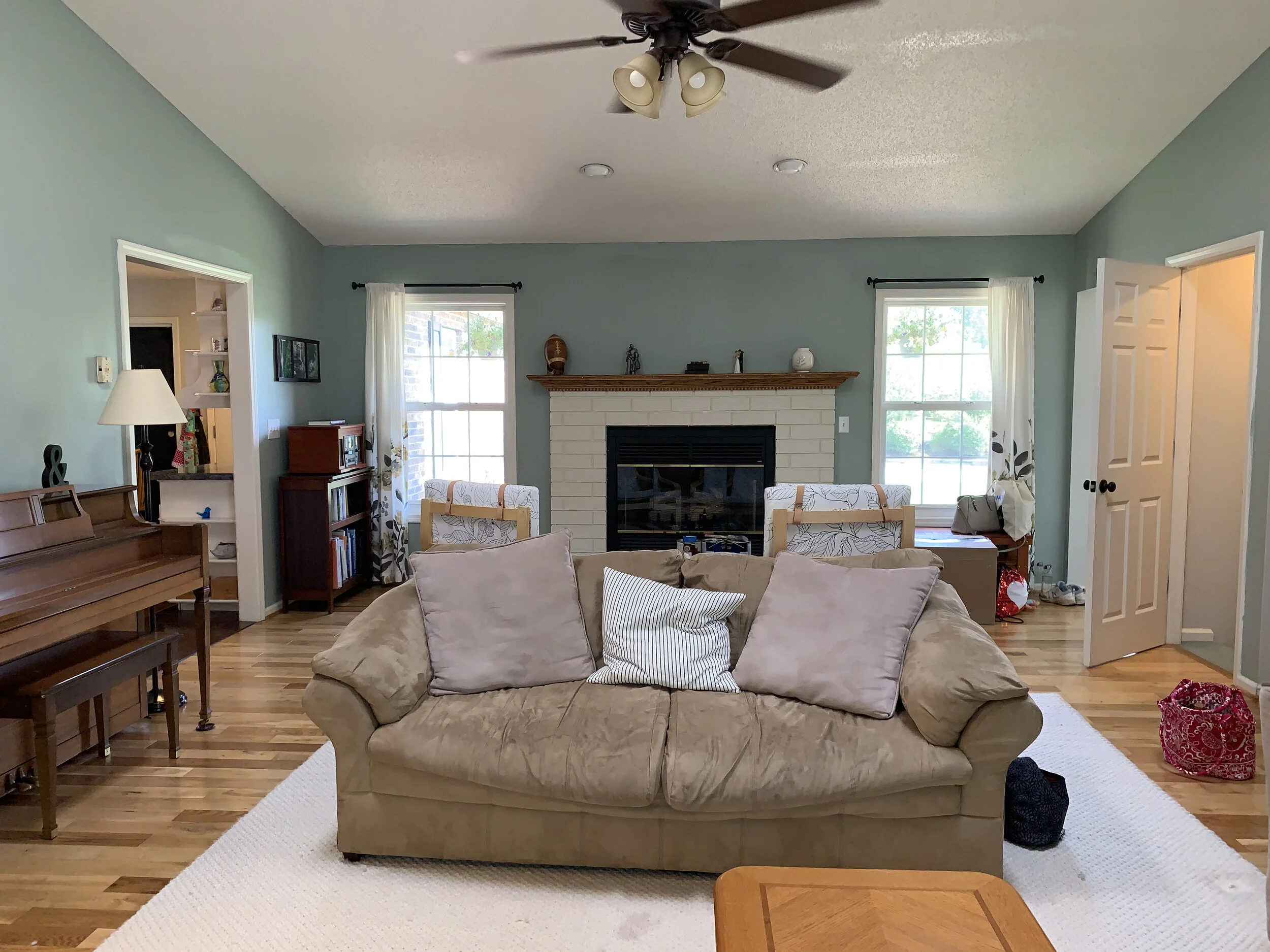 Great Room BEFORE...
