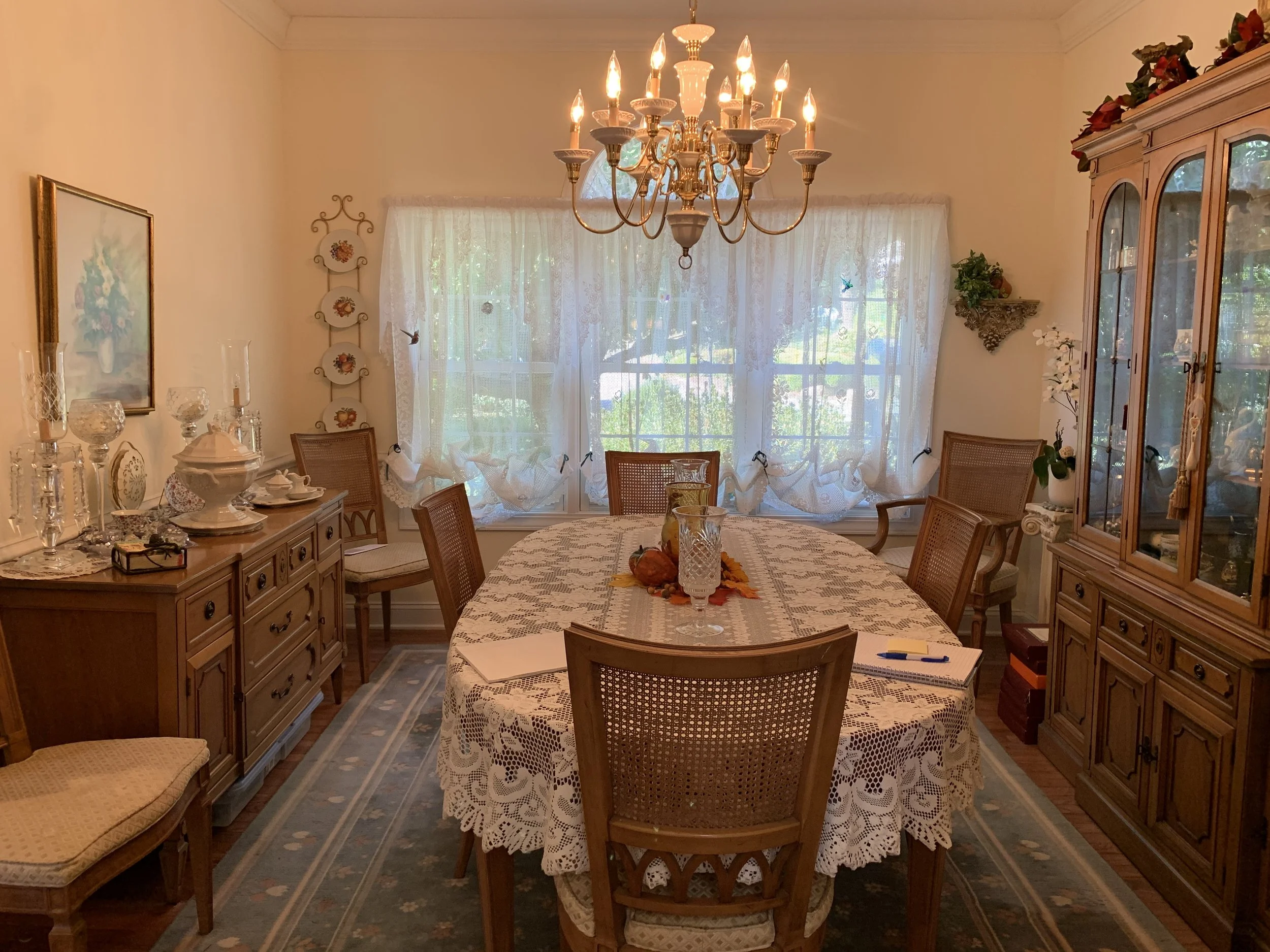 DiningRoom BEFORE - 301 Governors Dr.jpg