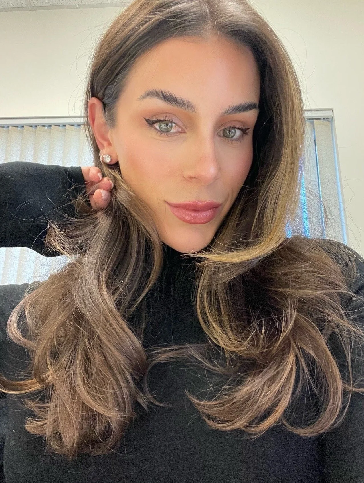 Highlights @jazmincolourist ✨
Cut\style @sofia.stylist ✨
#HairColor
#HairGoals
#HairInspo
#HairTrends
#HairTransformation
#HairArtistry
#HairFashion
#HairStyle
#NewHair 
#haircut 
#blowout