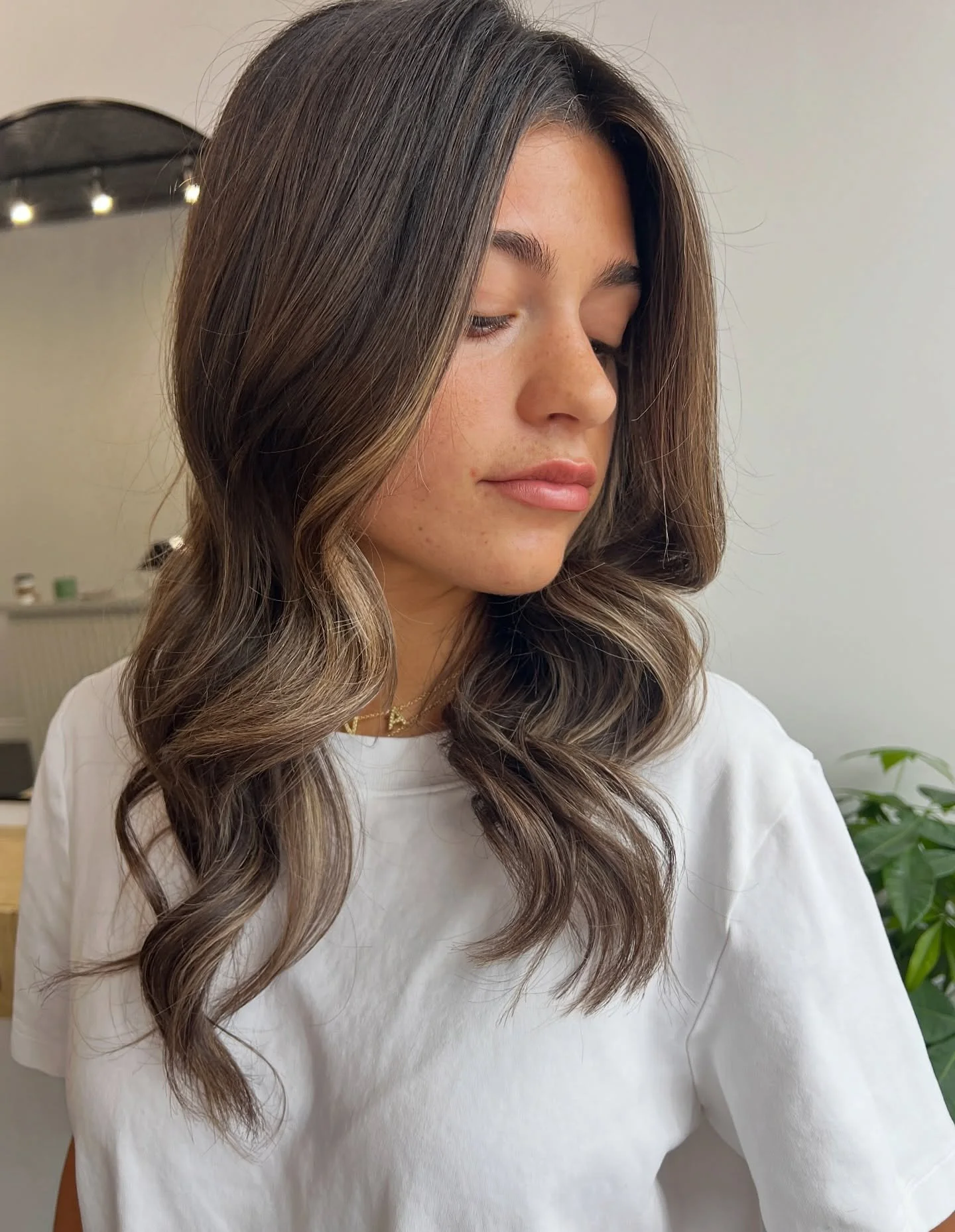 That bouncy, touchable glam we love 🤎
Style by @sofia.stylist ✨
#studiolco 
#softwaves
#blowout 
#hairstyles
@ava.muzzo