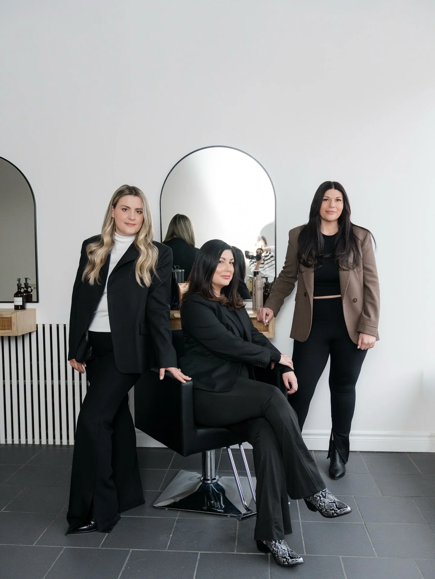 Hi everyone 👋✨ we thought it was time to properly introduce ourselves!
We&rsquo;re Sofia, Tara, Jazmin &mdash;your glam squad behind the chair 💁&zwj;♀️🤍
We met about 10 years ago at our previous workplace, but let&rsquo;s be real&hellip; it was a 