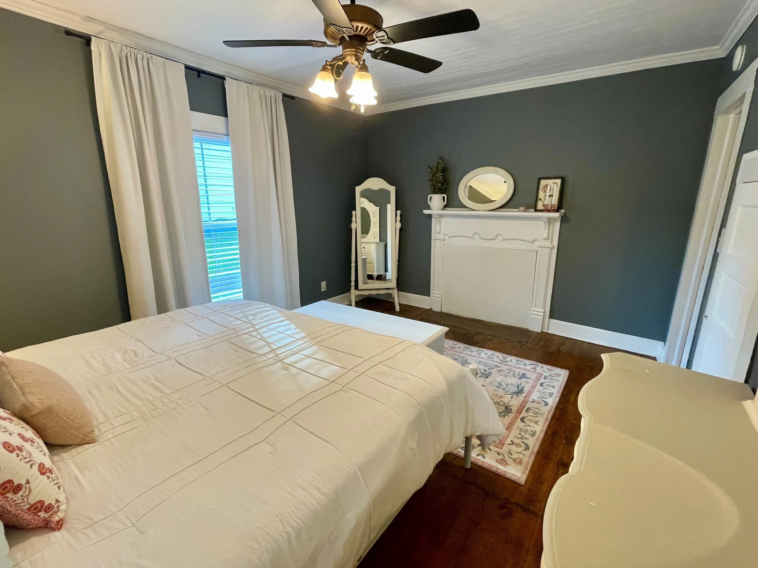 downstairs bedroom.jpg