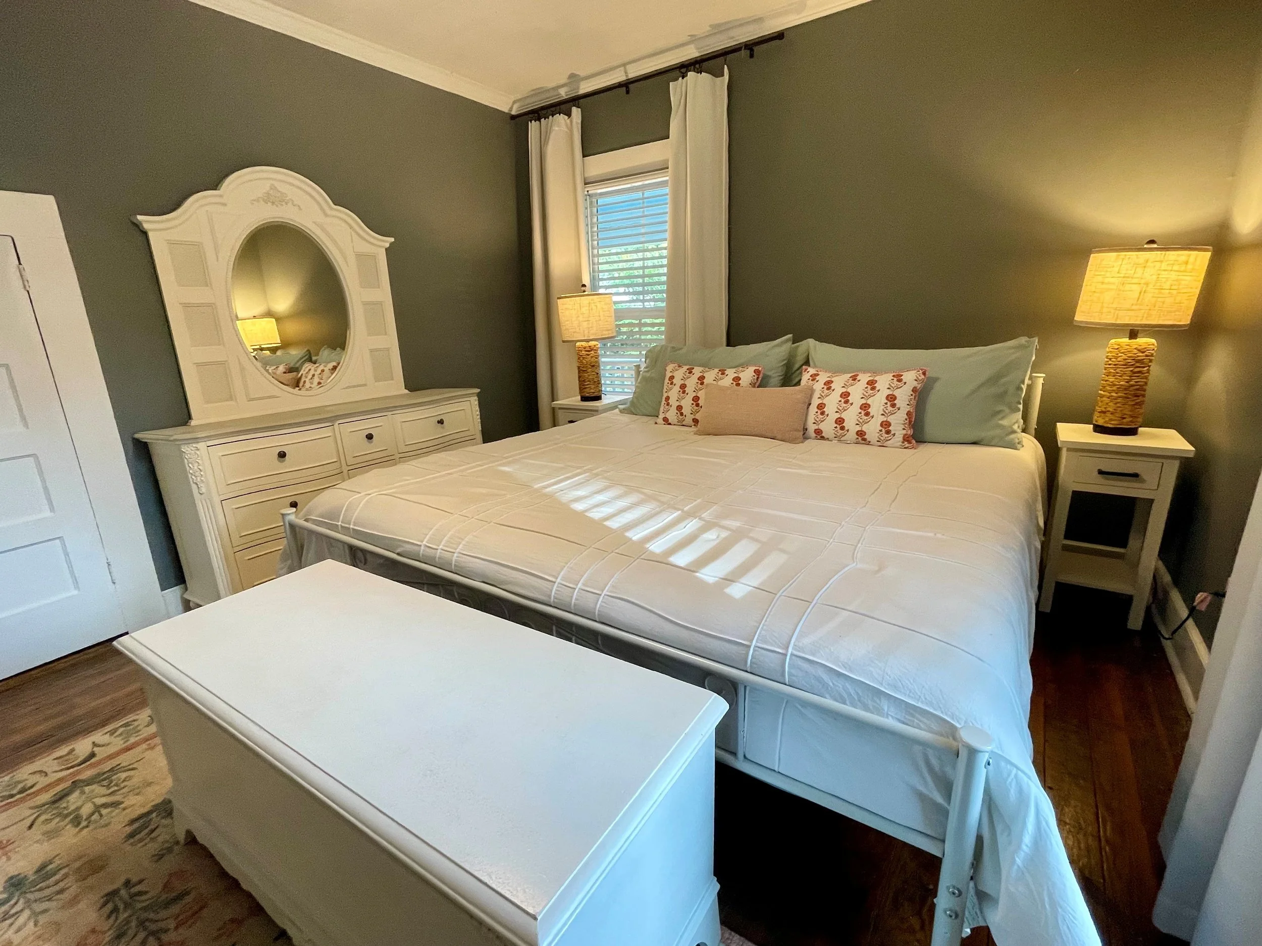 downstairs bedroom3.jpg