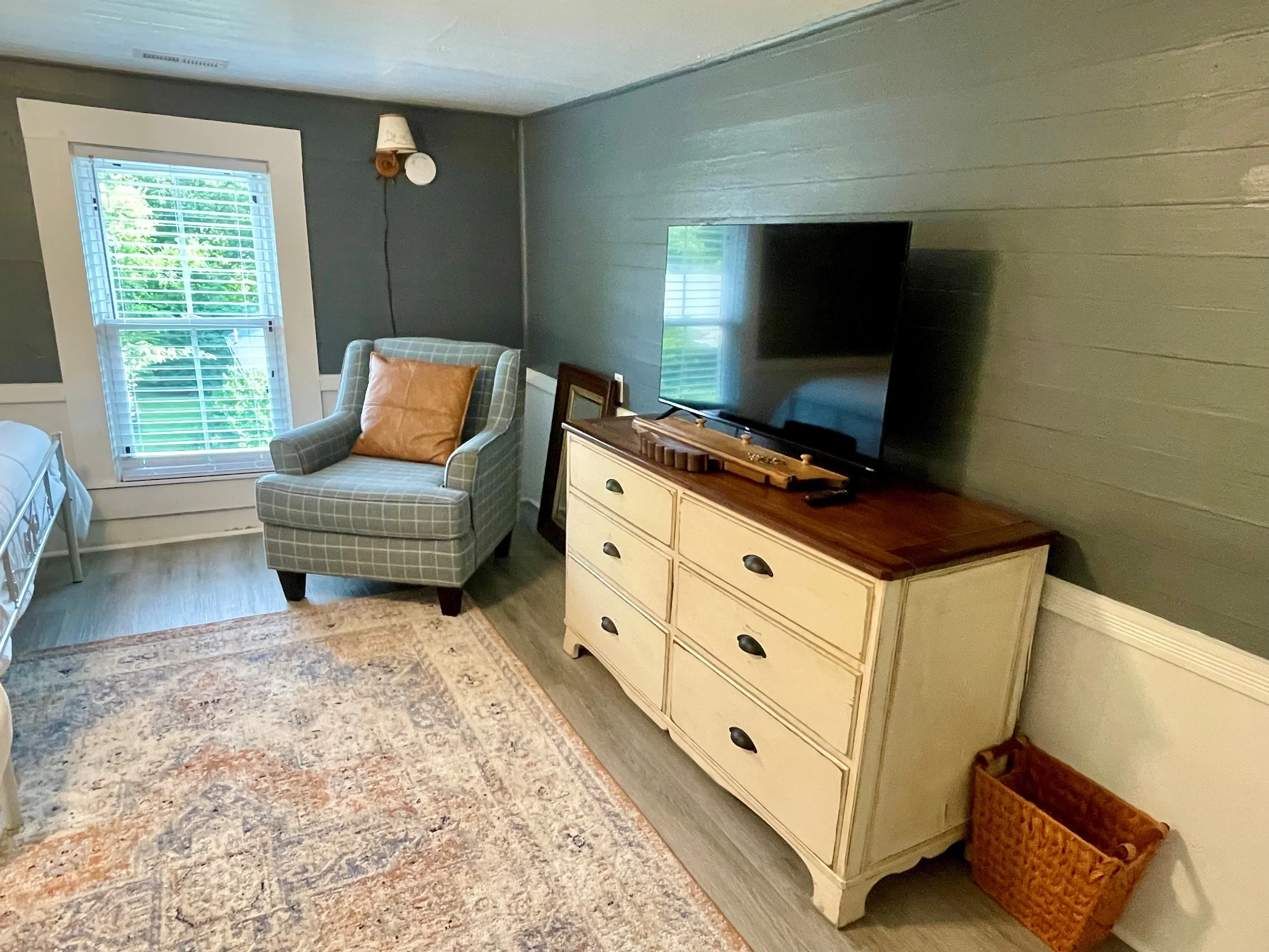 upstairs bedroom5.jpg