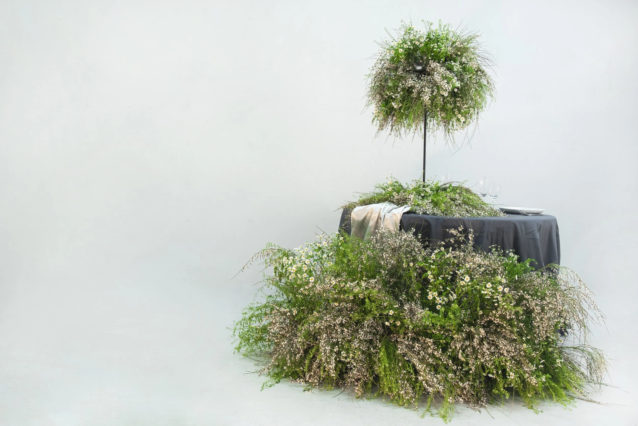 Floral Gravity 3 centro blanco-04.jpg