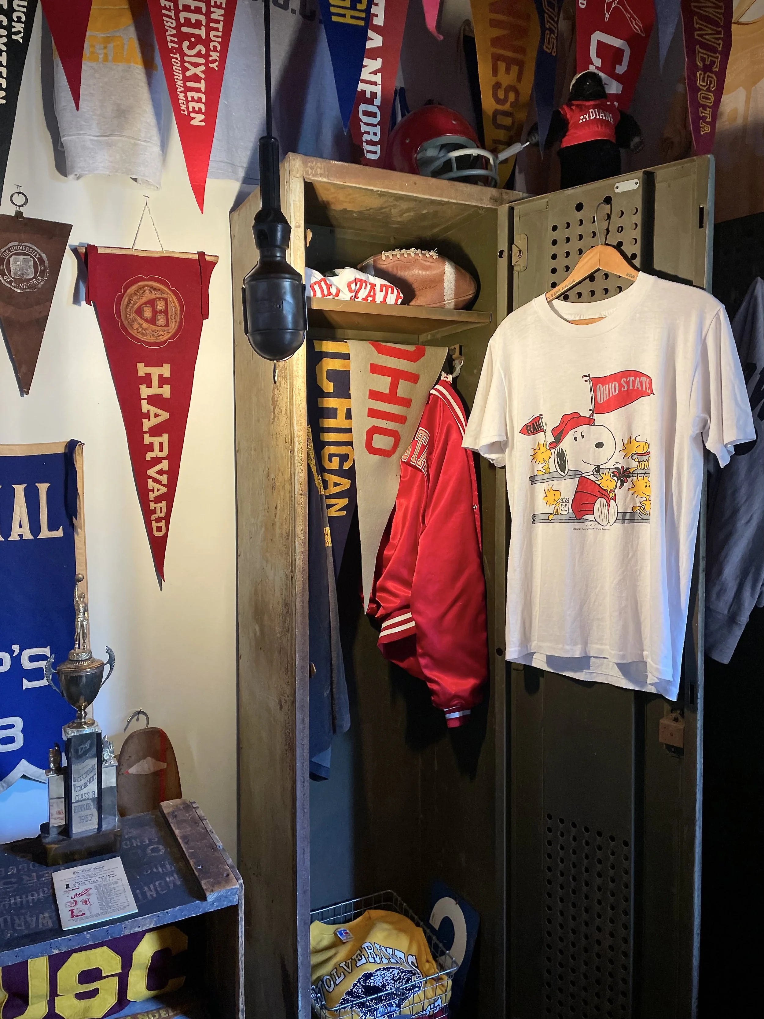 P&V LOCKER ROOM