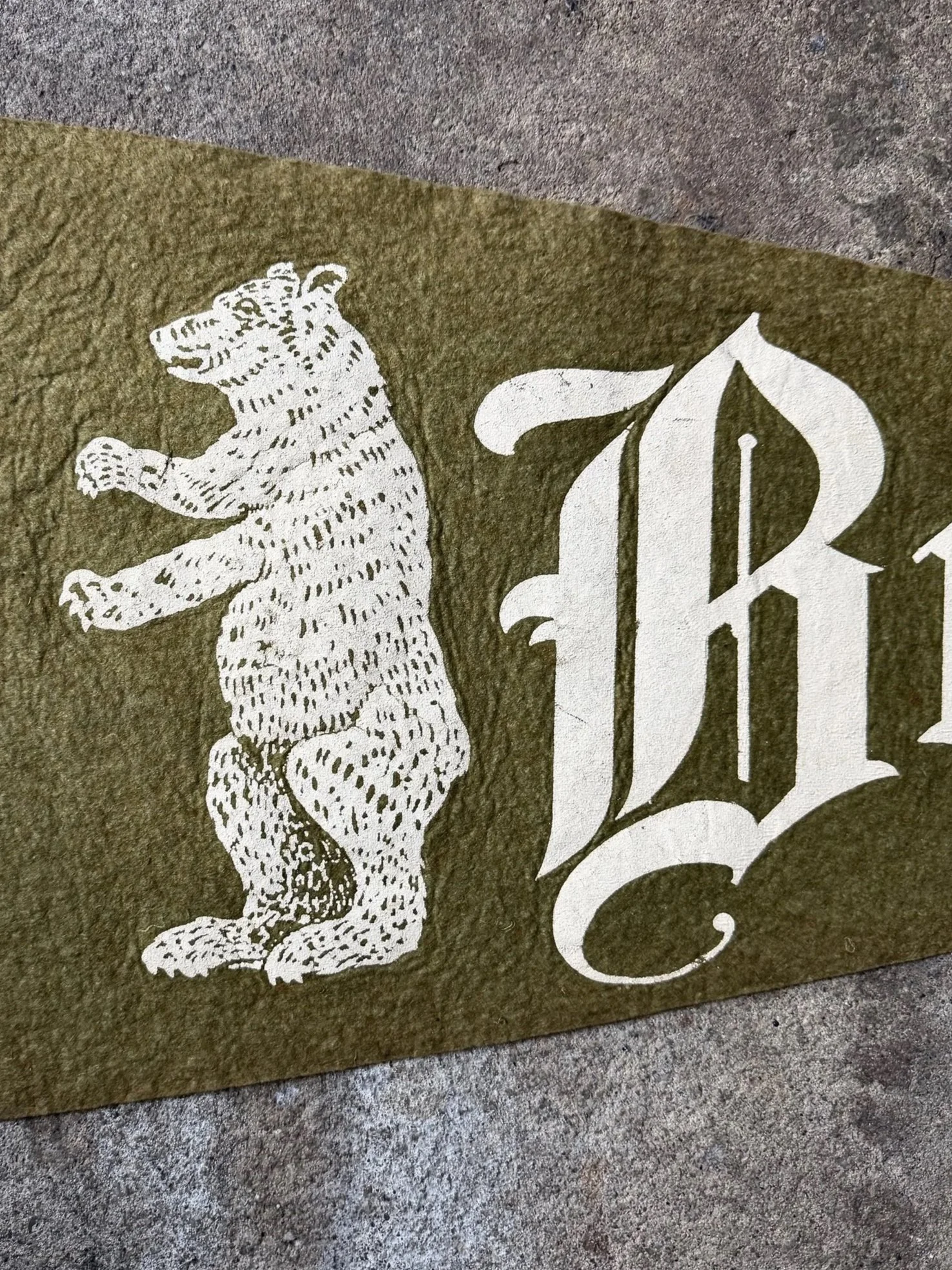 VINTAGE 1940's  BROWN UNIVERSITY BEAR PENNANT