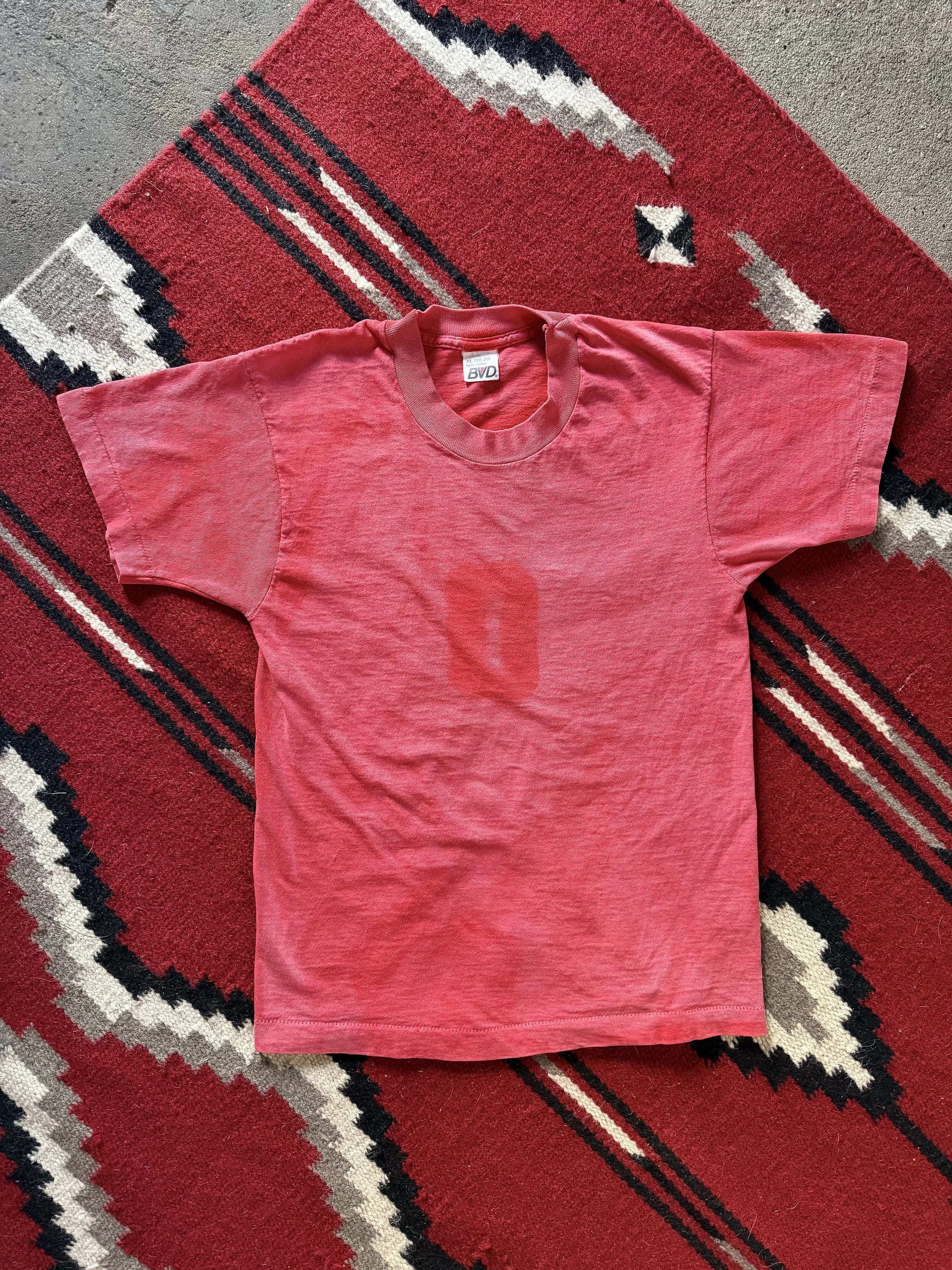 VINTAGE 1980's SUN-FADED RED TEE  GHOSTED “O/0” SHADOW GRAPHIC • YOUTH XL • WOMENS S