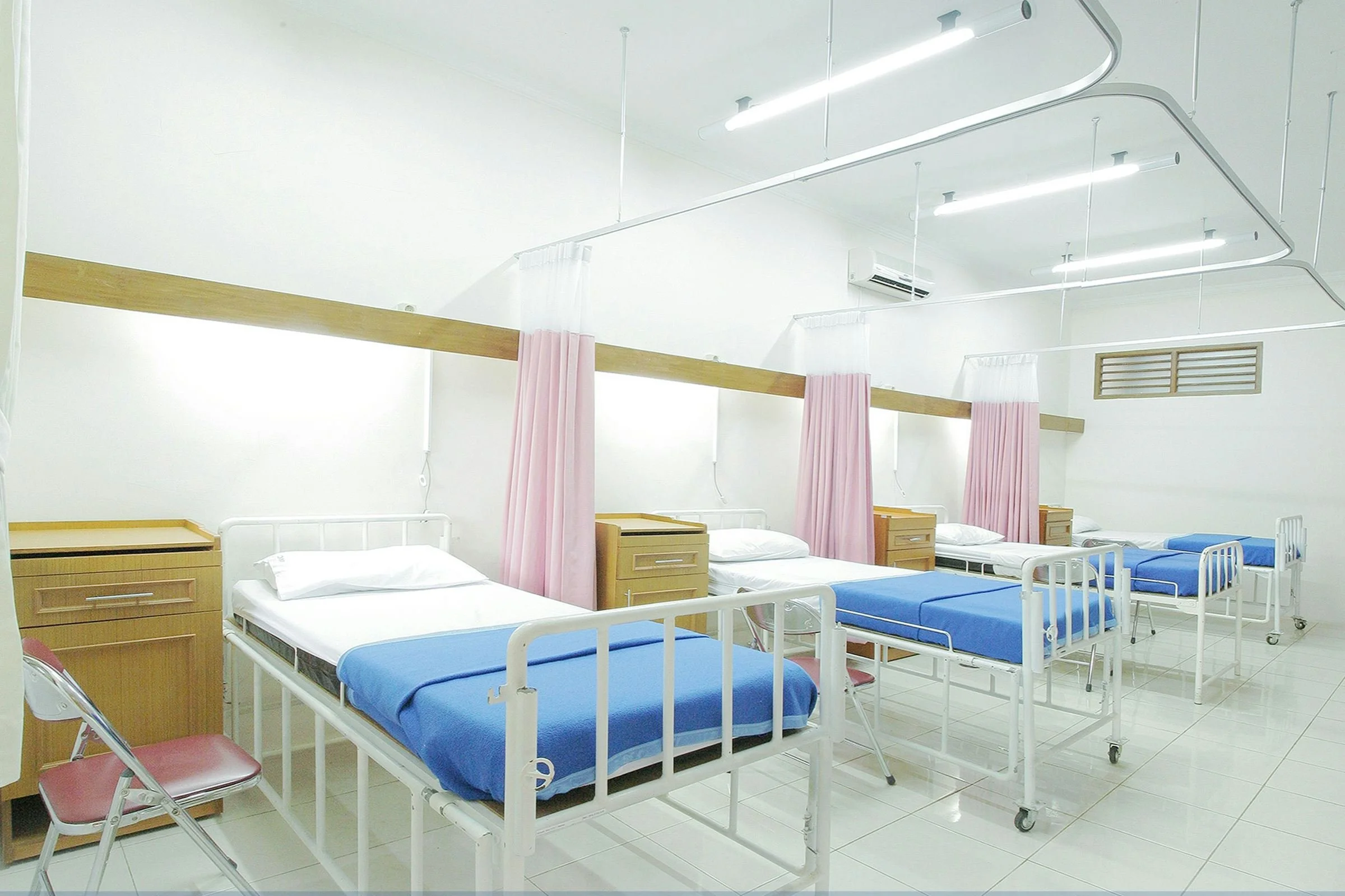 Pre-op patient area after routine cleaning at an outpatient surgery center