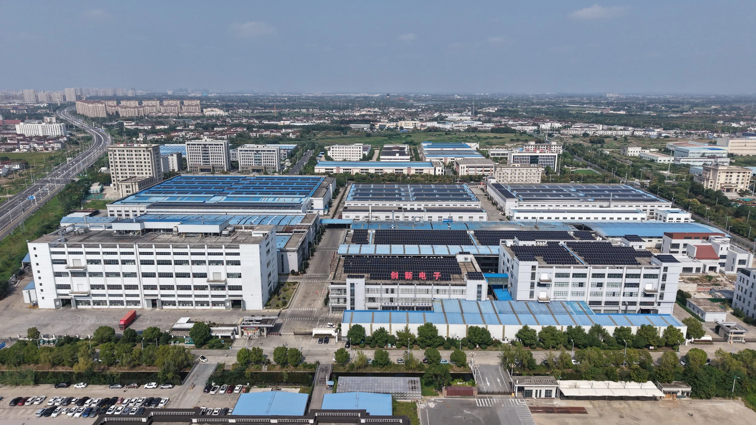 Large-span steel structure manufacturing facility