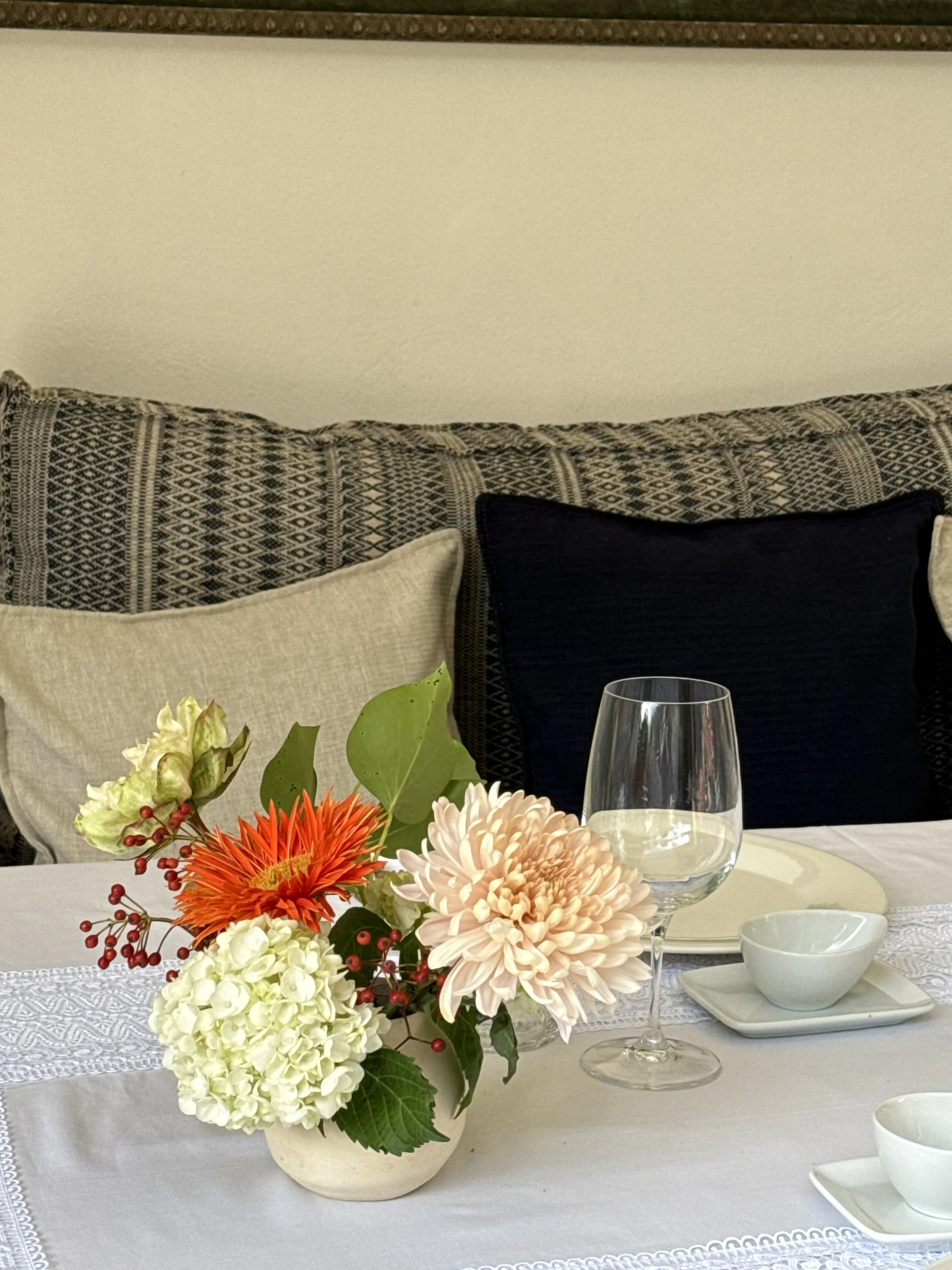 Charo Ruiz´s flowers. Netflix serie Ibiza