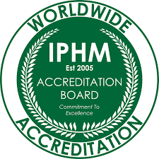 Logo verde dell'IPHM con scritto 'Worldwide Accreditation Board, Est 2005, Commitment to Excellence'.