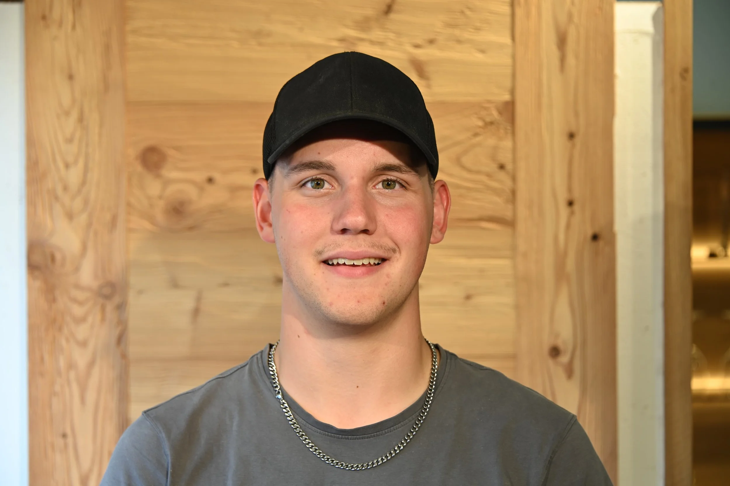 Luca Dänzer, Schreiner
