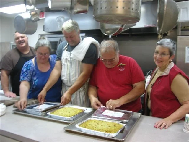 thanksgiving_2013_kitchen_crew.jpg