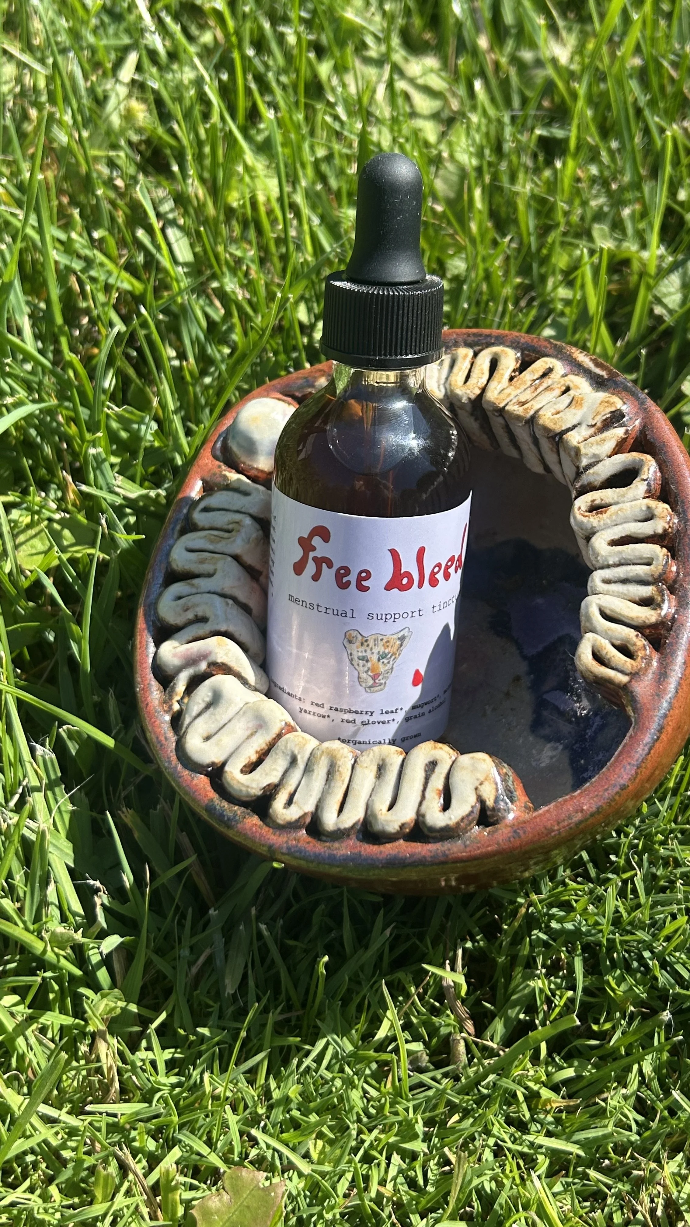 FREE BLEED Tincture ~ Menstrual Support