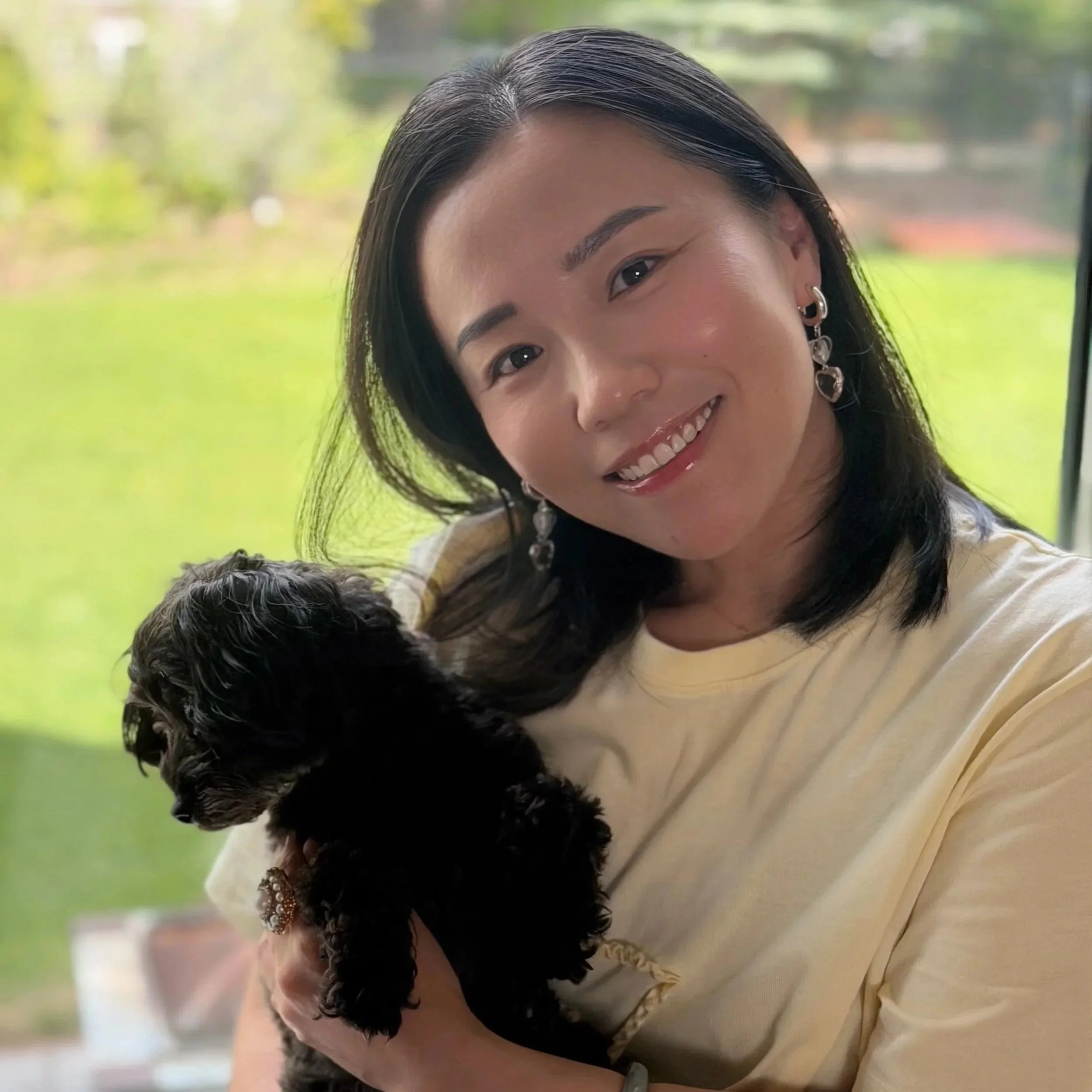 Tong Tong, Therapist. Therapy for anxiety, depression, relationship challenges, trauma in Alberta, Ontario in Chinese Mandarin.