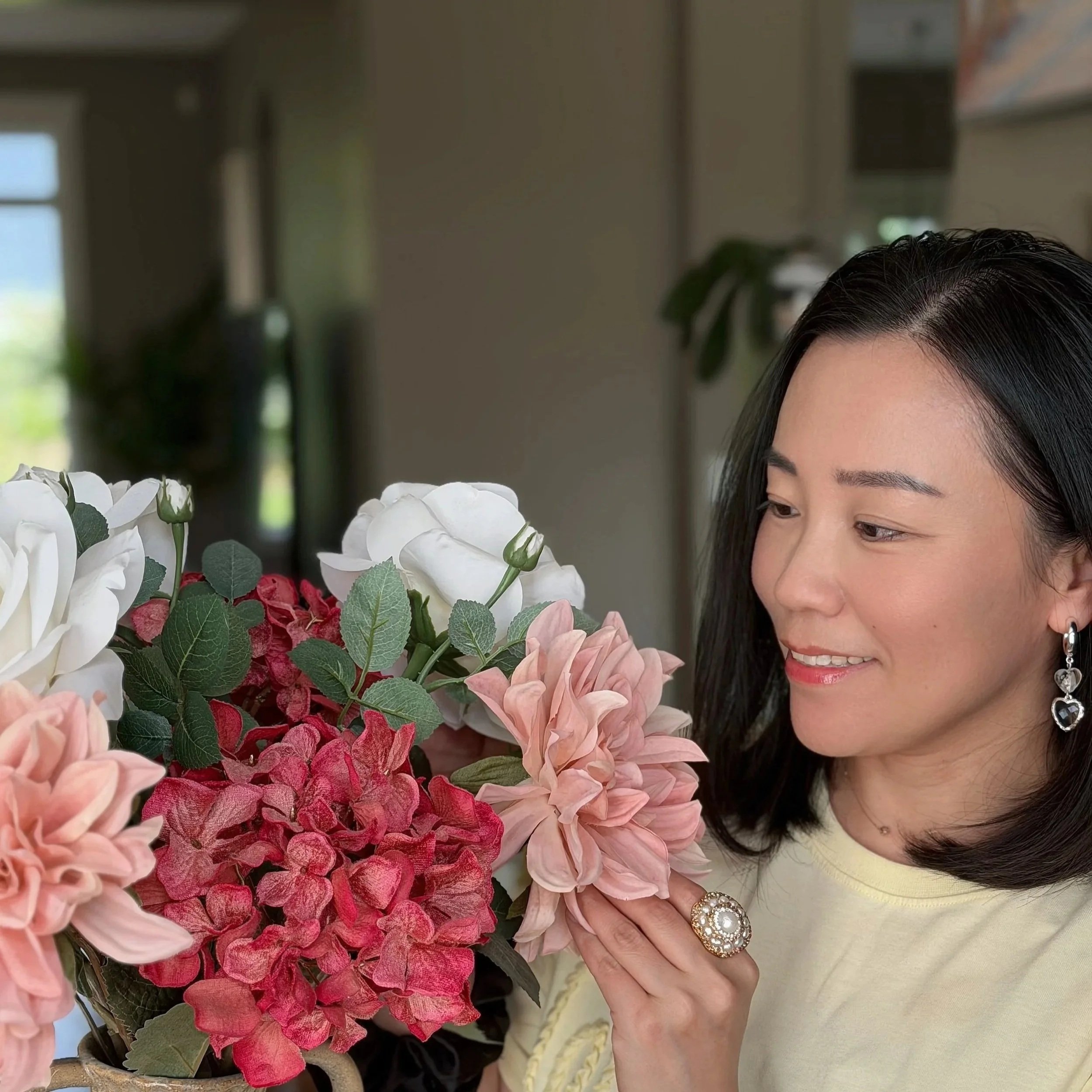 Tong Tong, Therapist. Therapy for anxiety, depression, relationship challenges, trauma in Alberta, Ontario in Chinese Mandarin.