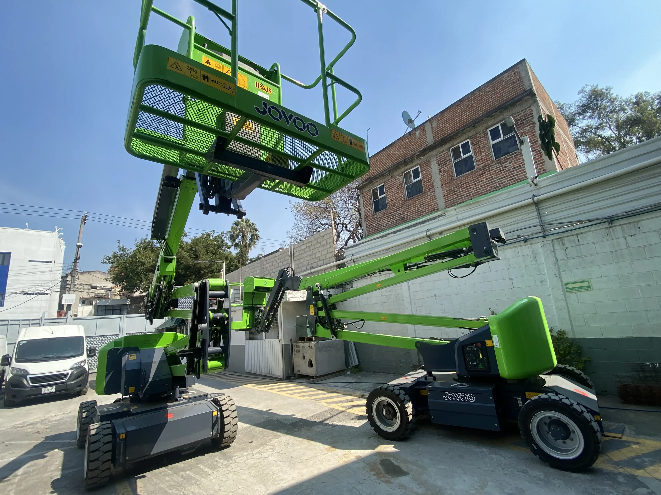 Renta de plataforma articulada 14m en cdmx