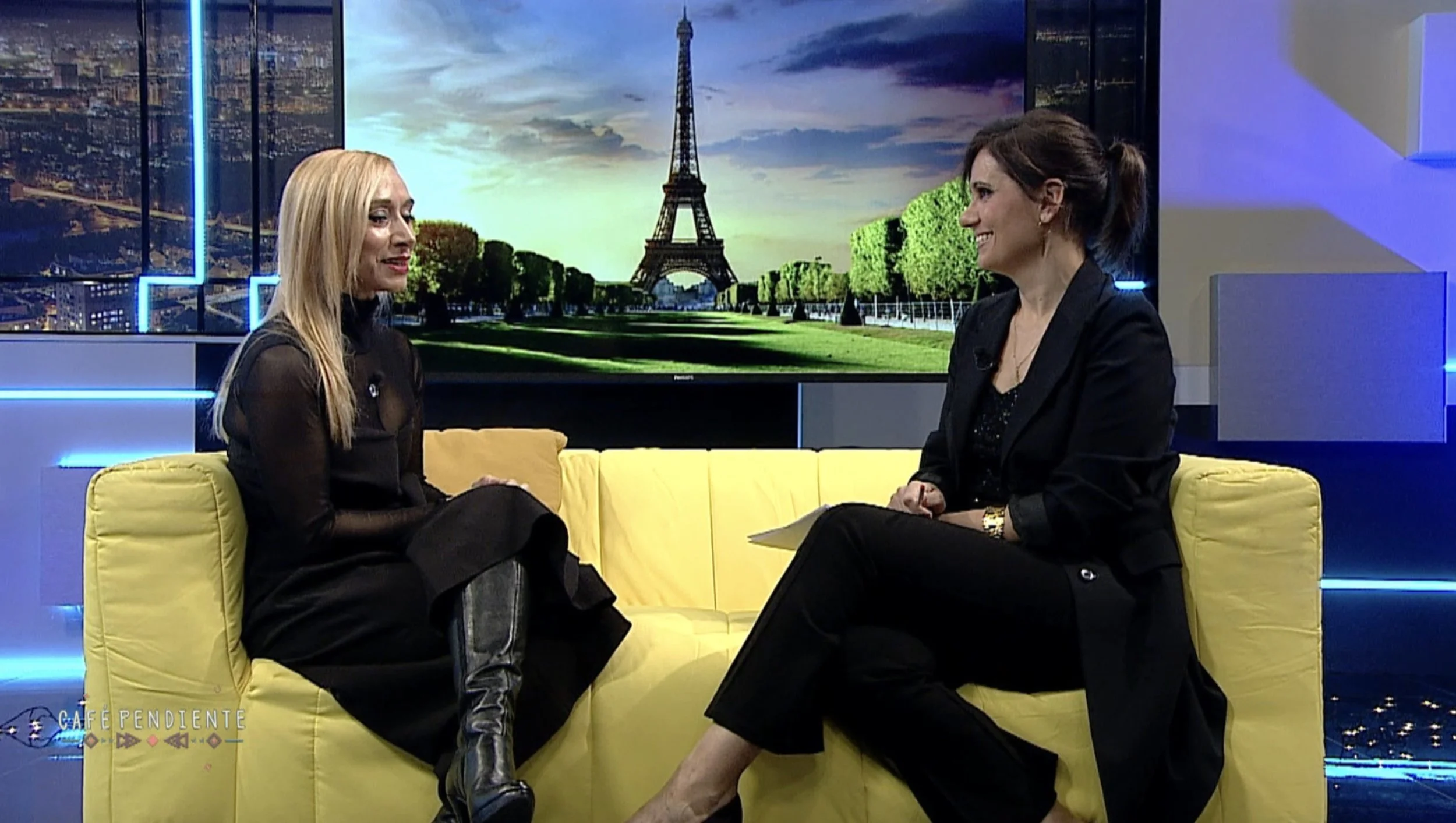 UN CAFÉ PENDIENTE con LOLA EIFFEL