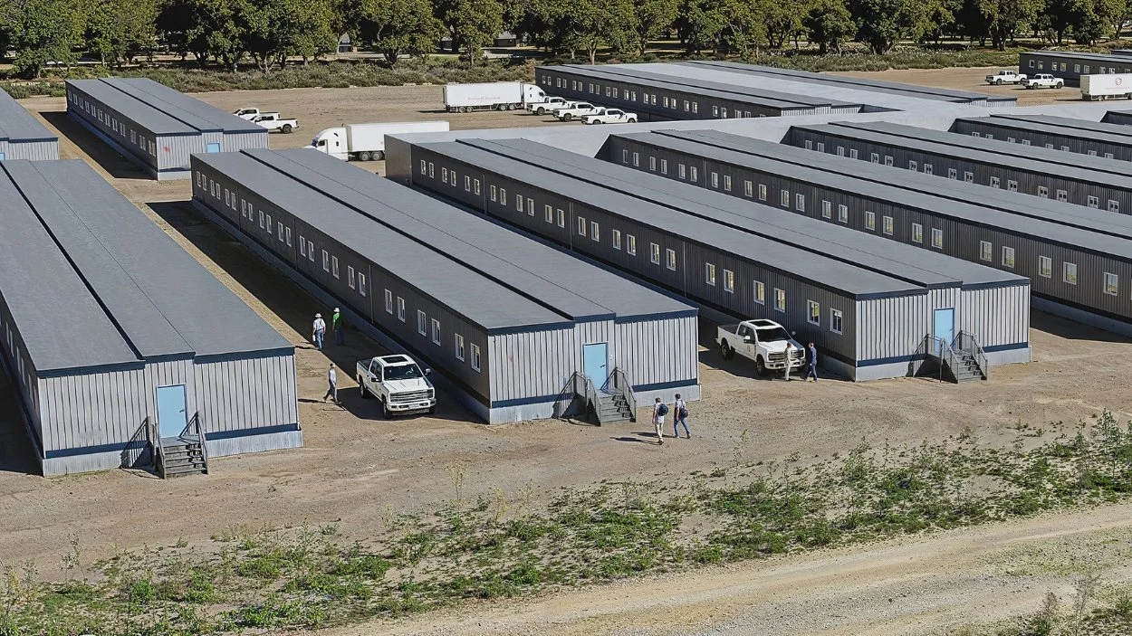 Modular housing for data center construction crews