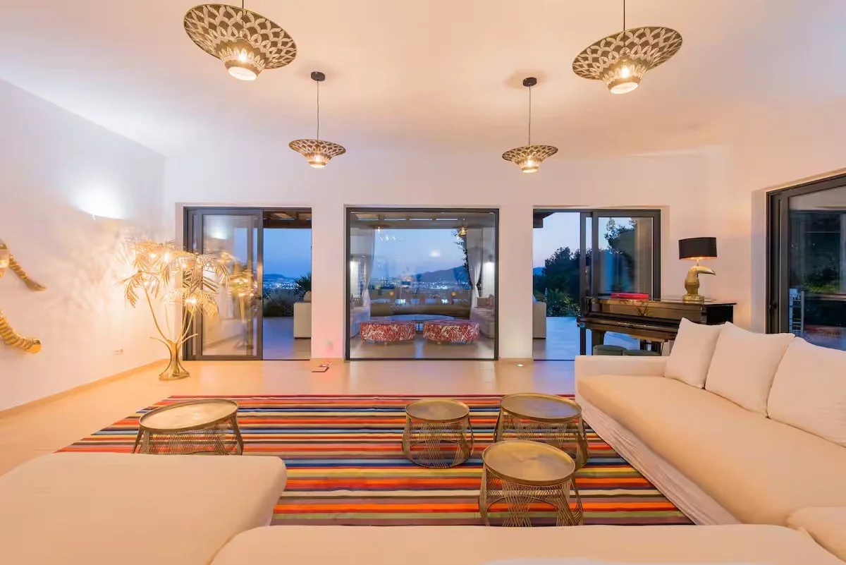 Living room 1.jpg