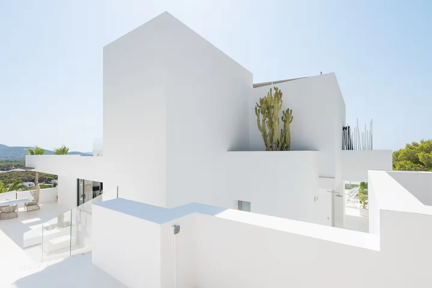 Exterior(1).jpg
