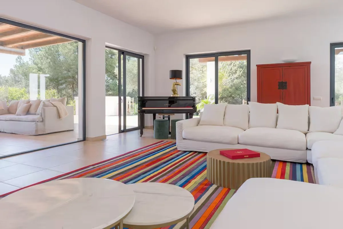 Living room 4.jpg