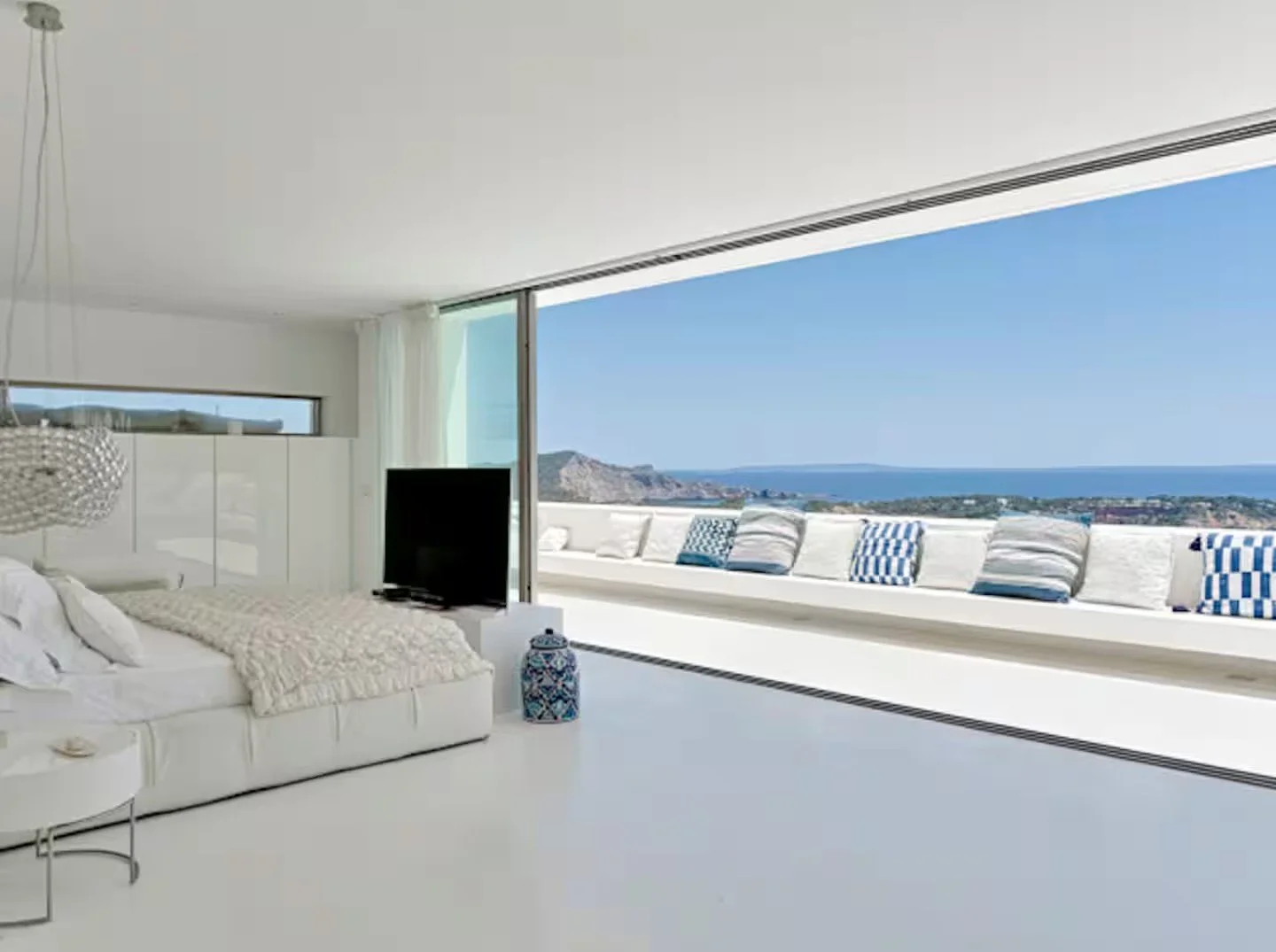 bedroom 1(8).jpg
