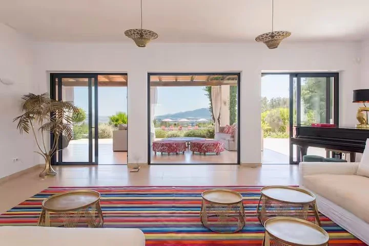 Living room 3.jpg