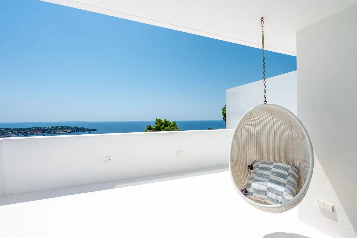 Bedroom 3 (2).jpg