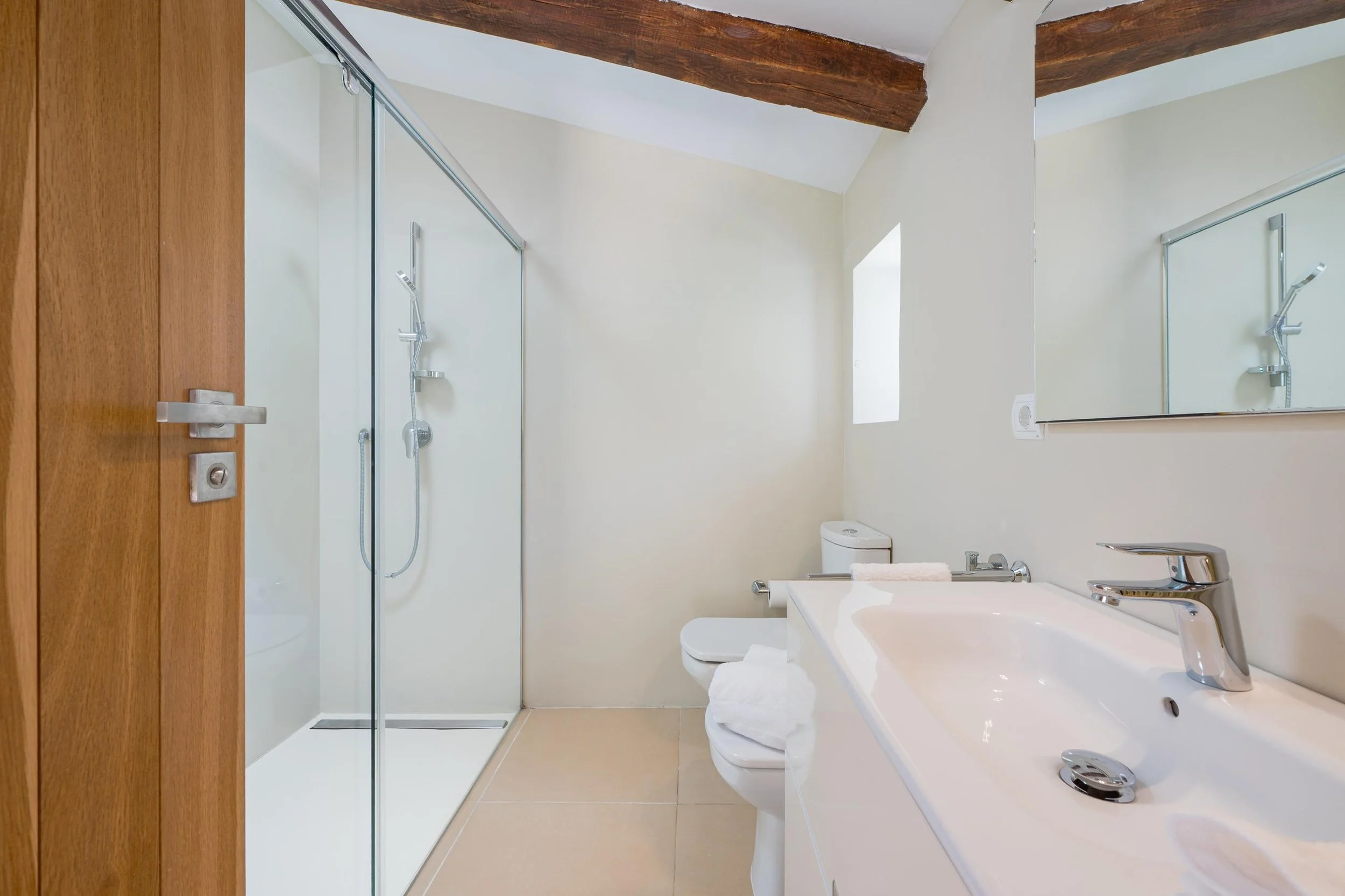 Bathroom 3.jpg