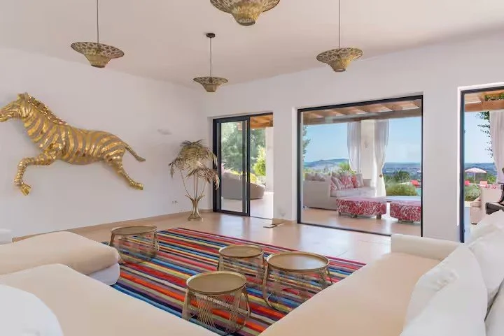 Living room 2.jpg