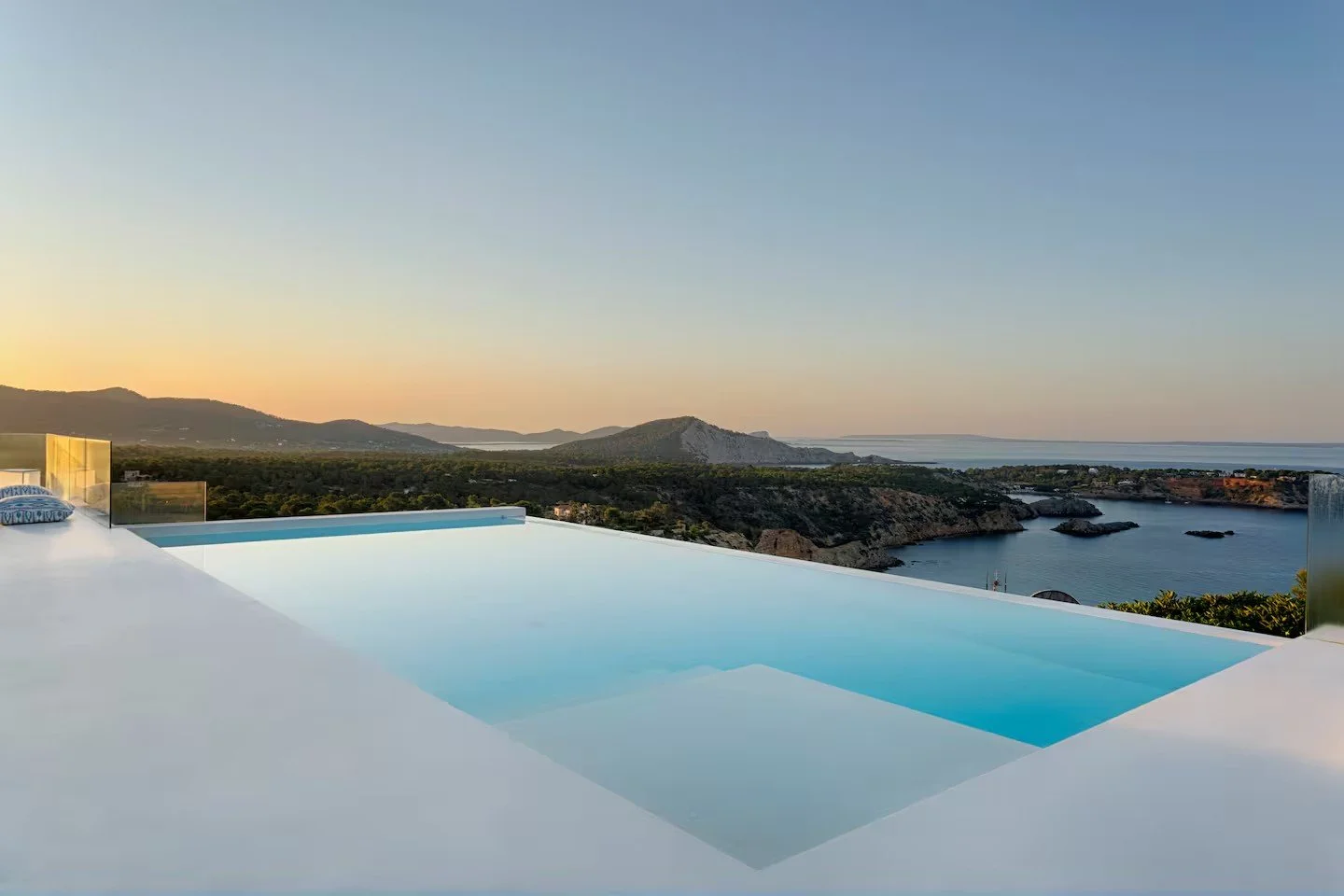 Pool(2).jpg