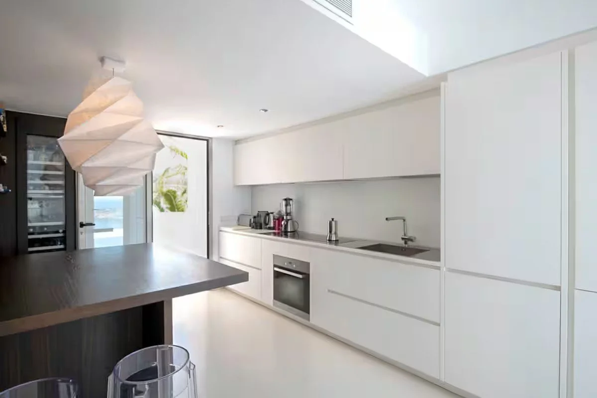 Full kitchen.jpg