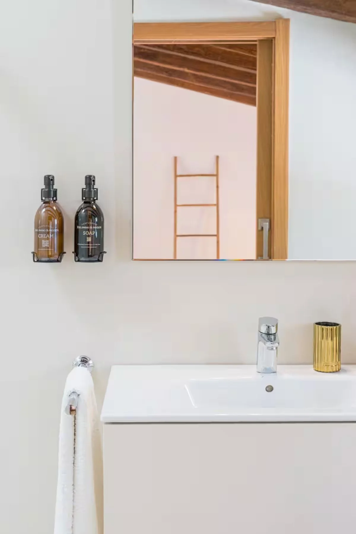Half bathroom.jpg