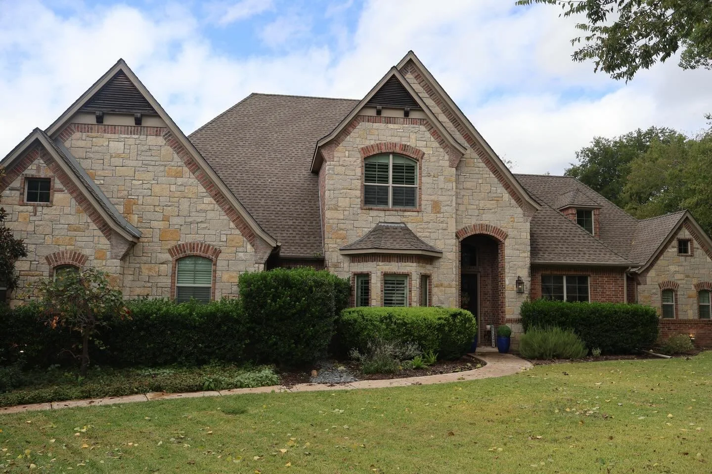 Another full exclusion wrapped up like a holiday gift 🎁 &mdash; one more happy client &amp; rodent-free home!
&bull;
&bull;
#dfw #dfwrodentproofing #rodent