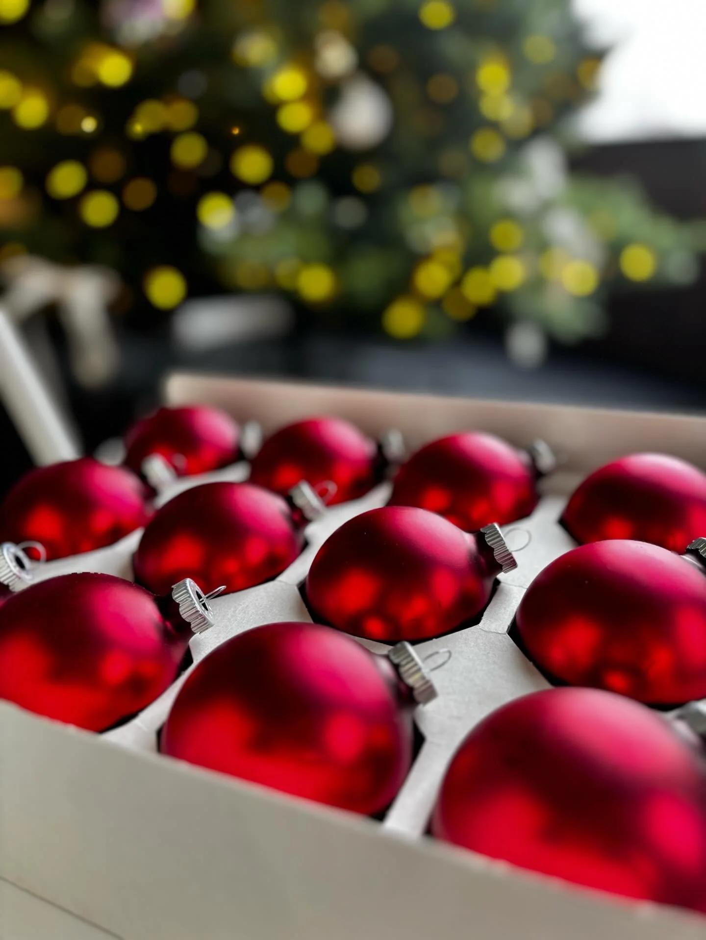 New in the shop! #ShinyBrite ornaments to don your tree

#vintagechristmas #downtownbillings #2ndhand #ornaments